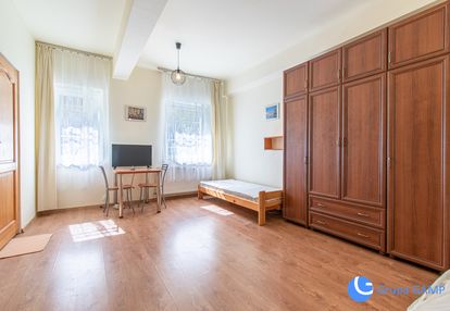 Kawalerka przy agh, plac inwalidów | 2000pln, all