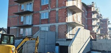 2 pokoje z antresolą(całość 70m2) z garażem