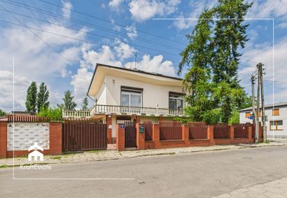 Dom z kwaterami i miejscem na paczkomaty-łódź-port