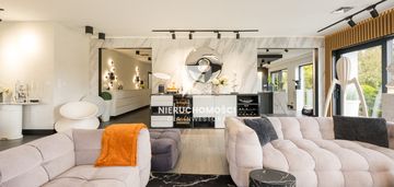 Willa z przestrzenią i ogrodem komfort na co dzień