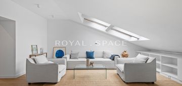 Apartament w zabytkowej kamienicy przy wiejskiej