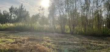 Działka budowlana 1068 m² – dąbrówka.