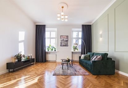 Widok na ratusz, nowoczesne studio 57 m2,  iii p.