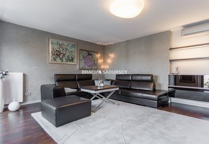Dwupoziomowy ekskluzywny apartament blisko centrum