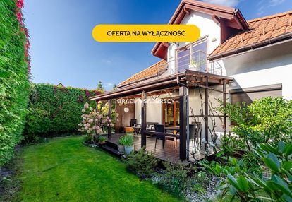Bronowice|dom z 2001r|garaż i wiata|ładny ogród