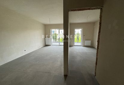 Jasne, dwupokojowe mieszkanie z ogródkiem bez pcc