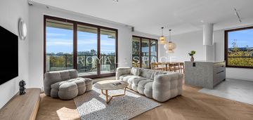 Luksusowy apartament z tarasem i widokiem na park