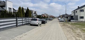 Płaska, słoneczna działka z mediami – rębiechowo!