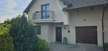 Dom w zabudowie bliźniaczej (Lusowo obok Poznania)