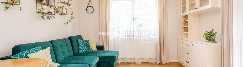Sosnowiecka | 2 pok. | zielony widok z balkonu