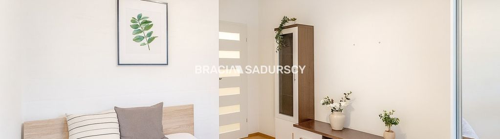 2 pokoje z balkonem, osobna kuchnia, iii piętro