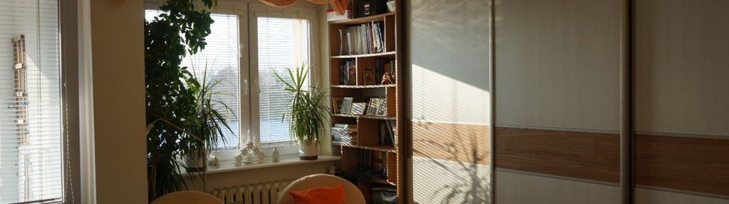 2-pokoje, widna kuchnia i miejsce postojowe