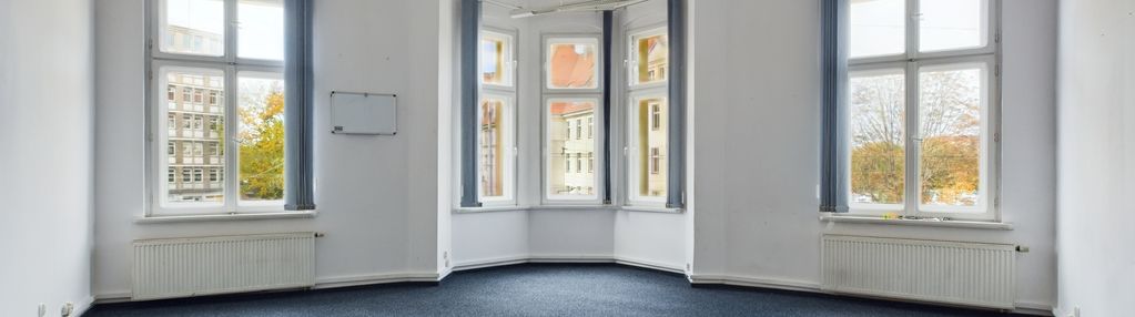 Twoje m z pięknym wykuszem ✨ sufit 3,7m