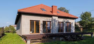 Dom z poddaszem użytkowym 175m2