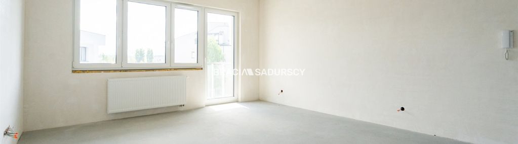 3pok., msc.postoj., komórka, zalew bagry, tramwaj