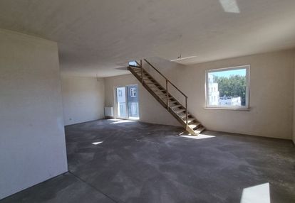 Z antresolą, strefowe, -  cichy zakątek