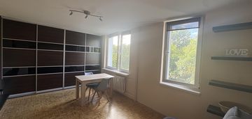 Kawalerka. 6/7 minut pieszo do metra. od zaraz