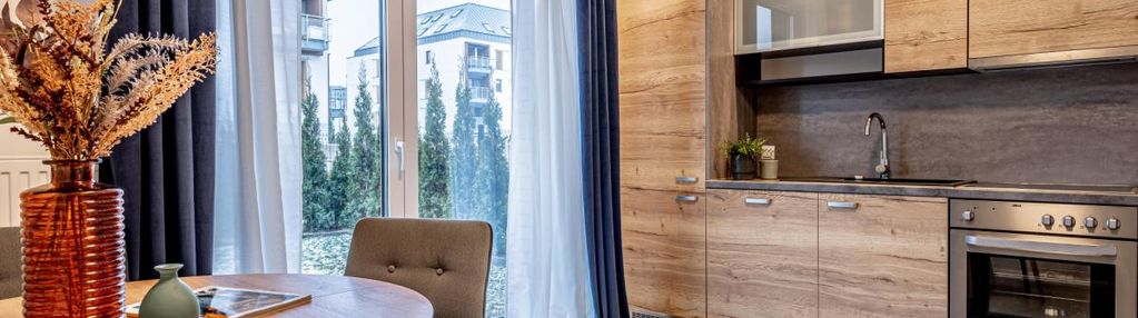 Duży ogród 70 m2, kameralne osiedle z 2019 r.