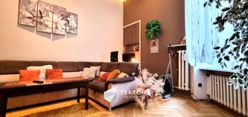 Przestronne m3 na parterze śródmiejskiej kamienicy