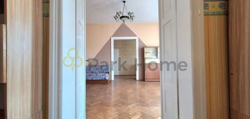 Przestronne mieszkanie z klimatem kamienicy