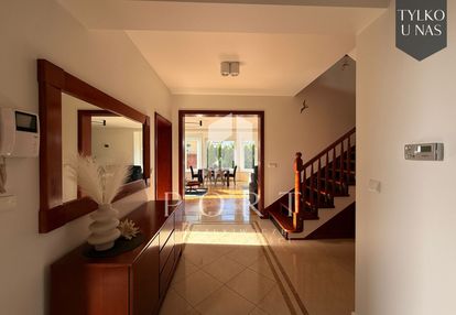 Wyjątkowy, zadbany dom w doskonałym miejscu.