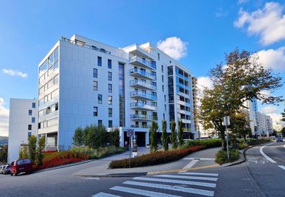 Dwupokojowe mieszkanie na 13 piętrze, redłowo