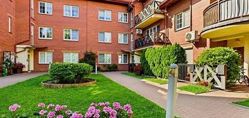 ***kameralnie na nowym mieście - z antresolą***