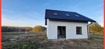 Nowy ładny dom  blisko jeziora i lasu