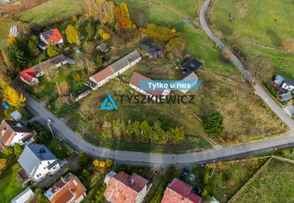 Dom w zabudowie bliźniaczej z dużą działką