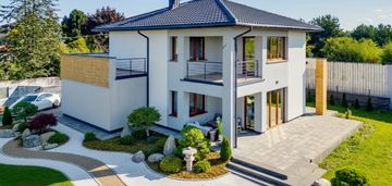 Nowoczesny dom w starych babicach