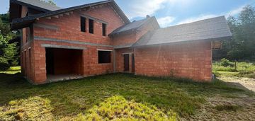 Duży dom z lokalem usługowym i garażem, łoś