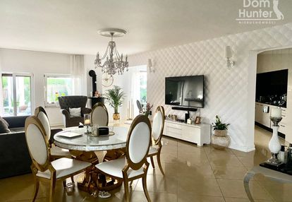 Dom w cieplewie z pięknym ogrodem