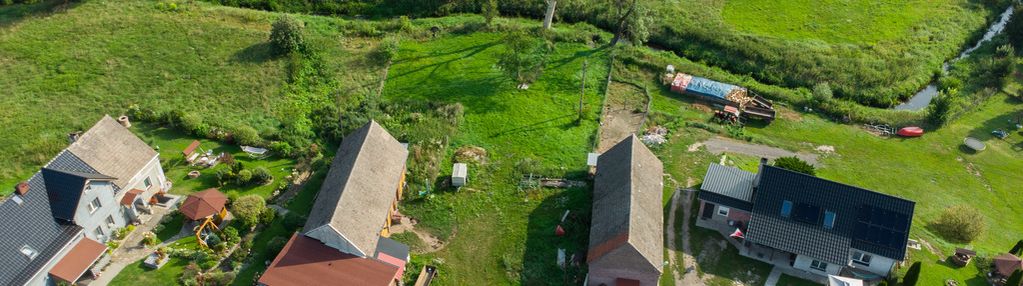 Urokliwa działka z oryginalną stodołą