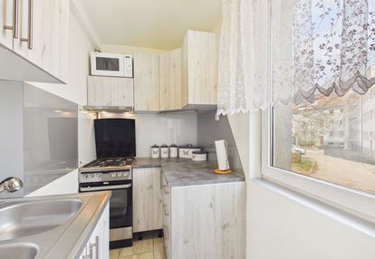 Zadbane 2-pok z oddzielną kuchnią