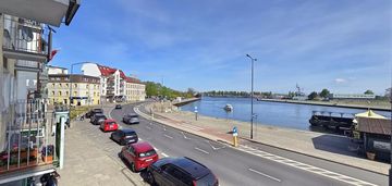 Duża kawalerka z widokiem na port