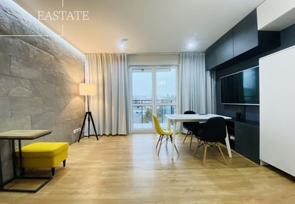 Jasne, ciche, z miejscem postojowym!