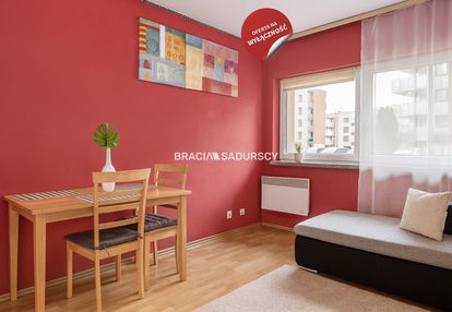 1 pok przy ul. topazowej- złocień.