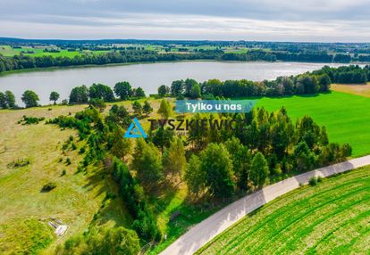 Malownicza działka z linią brzegową jeziora