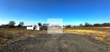 Działka na sprzedaż 867 m²