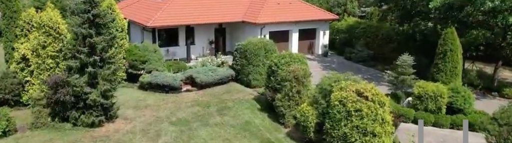 Wyjątkowy dom parterowy w otulinie puszczy.