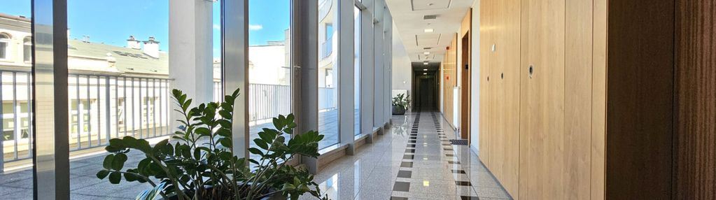 Apartament w nowoczesnym budynku, ścisłe centrum.