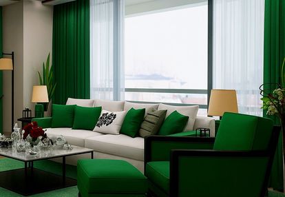 Duże okno w salonie, blisko las, szkoła, szpital