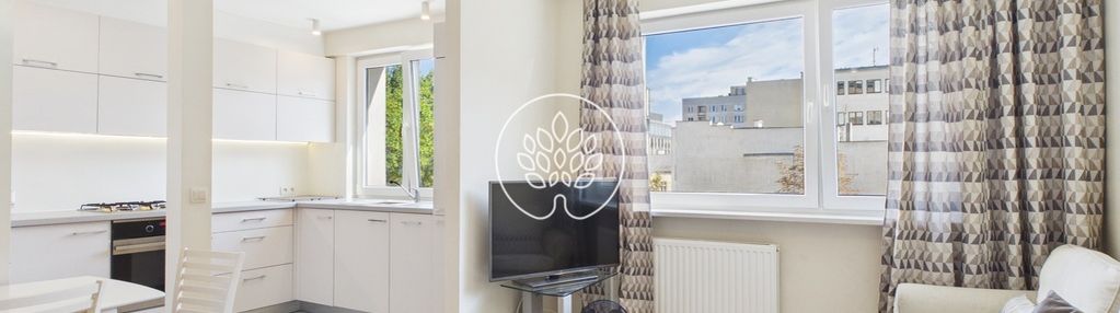 Centrum / kamienica / trzy pokoje / balkon / 54m2
