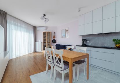 Przestronny apartament w spokojnej okolicy!