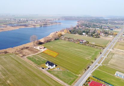 Urokliwa działka blisko jeziora!