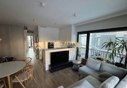 Jasny przestronny apartment splace żoliborz.