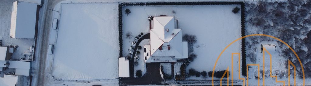 Piękna dwurodzinna willa przy granicy z w-wa