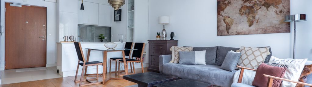 Top lokalizacja | emilii plater 10 | garaż