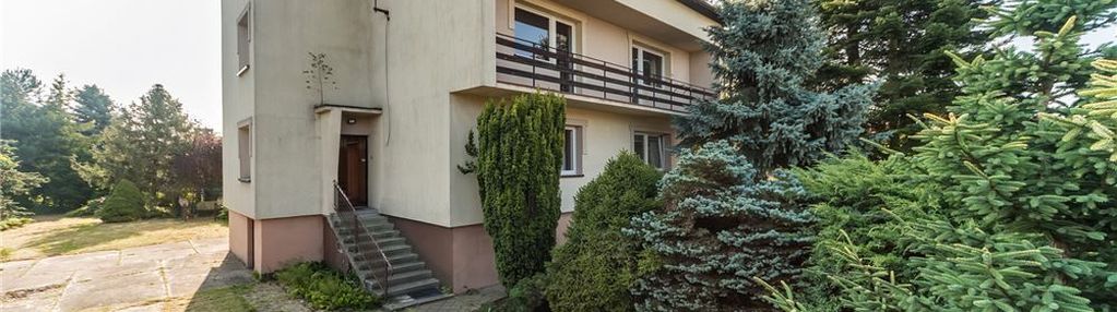 Dom z dwoma niezależnymi mieszkaniami