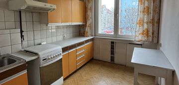 Duży balkon | 1sze piętro | centrum | do remontu